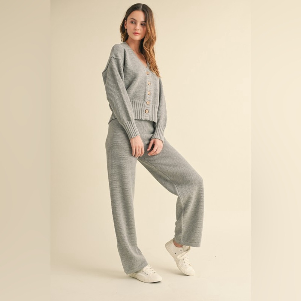 Camellia Knit 2-Piece Set Cardigan + Pants - Picture 2 of 6